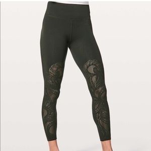 Brand New💚 Lululemon Reveal Tight Lattice Paisley 28” in Evergreen Size 6💚
